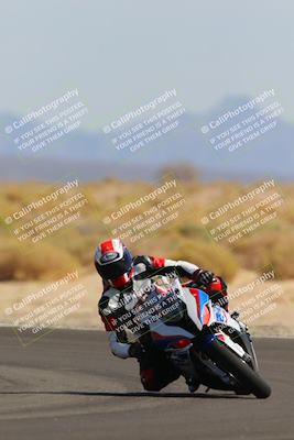 media/Oct-08-2022-SoCal Trackdays (Sat) [[1fc3beec89]]/Turn 16 (125pm)/